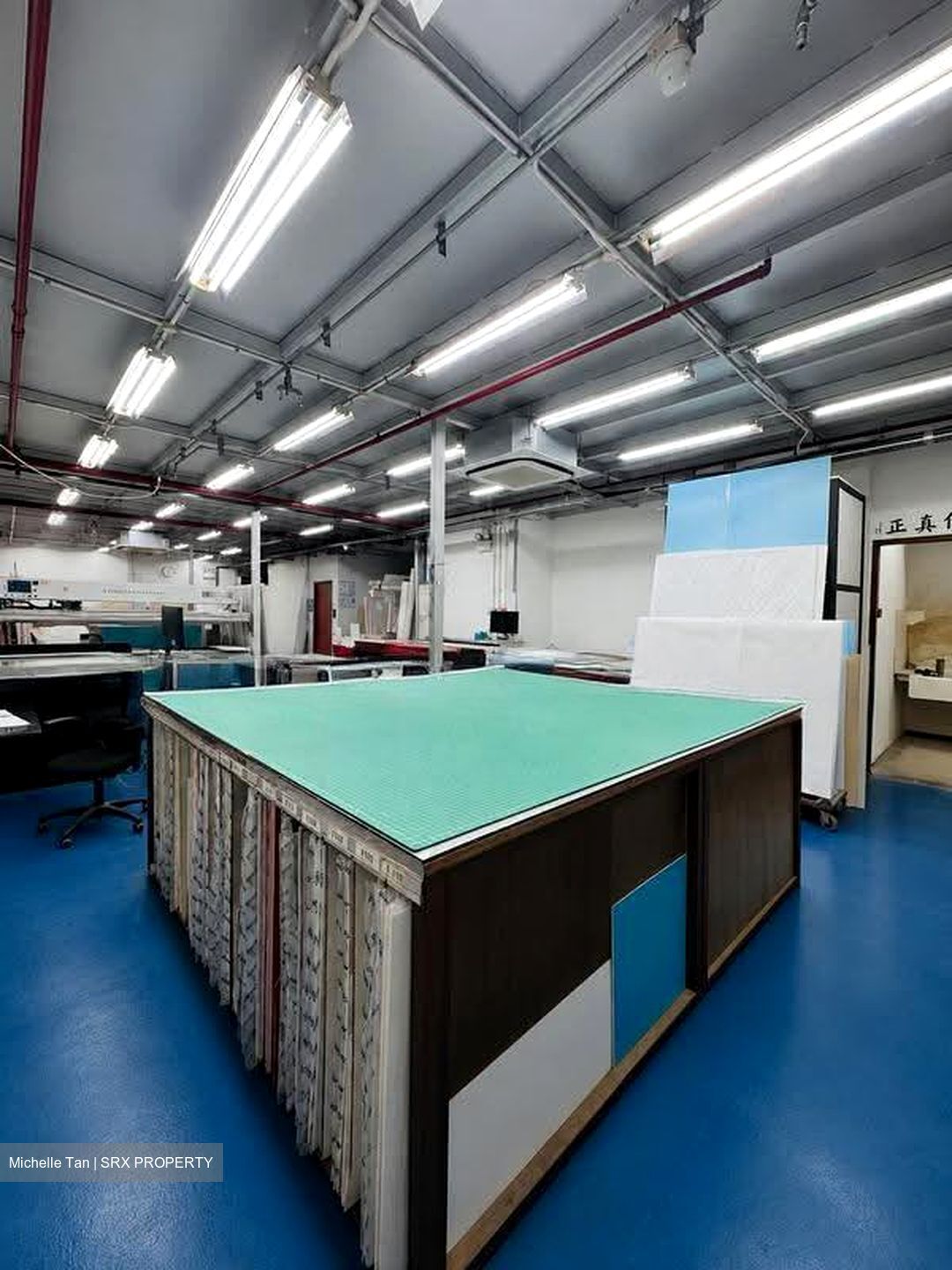 Pantech Business Hub (D5), Factory #612773111